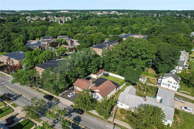 807 Pontiac Avenue, Cranston, RI 02910