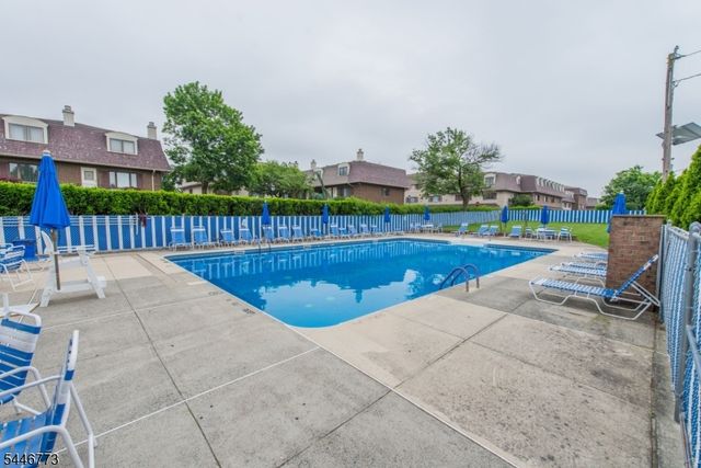 605 Grove St H1 1, Clifton City, NJ 07013