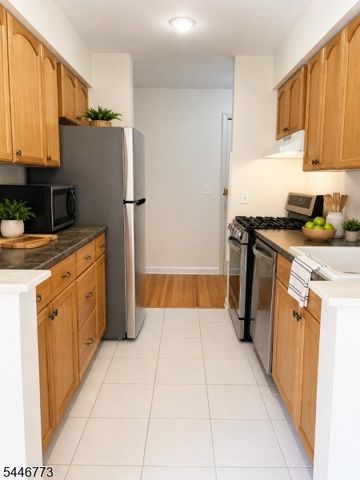 605 Grove St H1 1, Clifton City, NJ 07013
