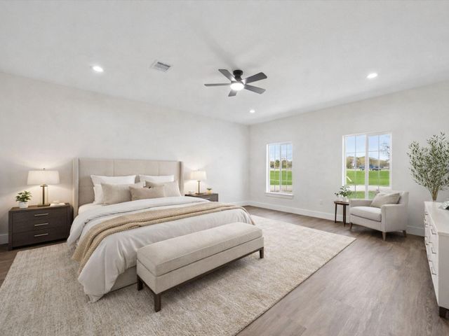 1337 S Circle Street, Sealy, TX 77474