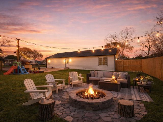 1337 S Circle Street, Sealy, TX 77474