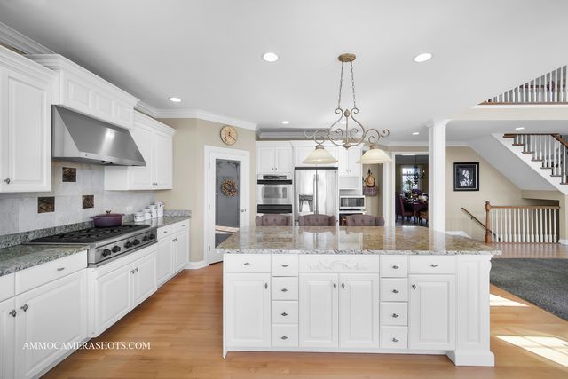 3N651 James Fenimore Cooper Lane, St. Charles, IL 60175