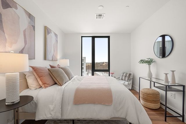 1515 Commonwealth Ave 702, Boston, MA 02135