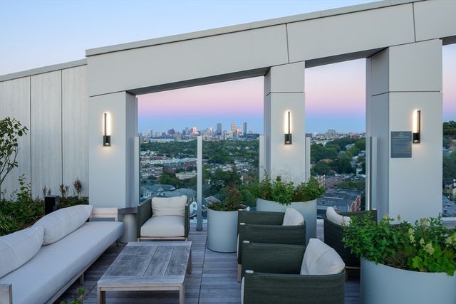 1515 Commonwealth Ave 702, Boston, MA 02135