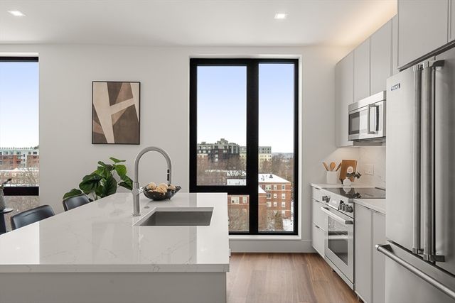 1515 Commonwealth Ave 702, Boston, MA 02135