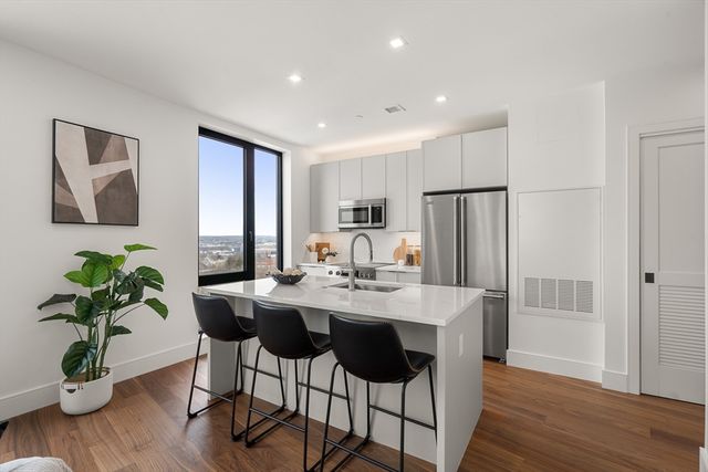 1515 Commonwealth Ave 702, Boston, MA 02135