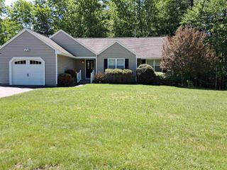 4 Sterling Way, Hudson, NH 03051