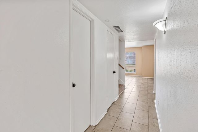 1057 Willow Oaks Circle, Pasadena, TX 77506