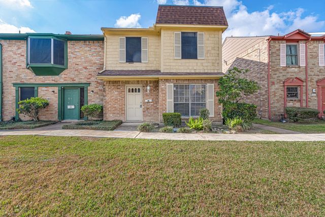 1057 Willow Oaks Circle, Pasadena, TX 77506