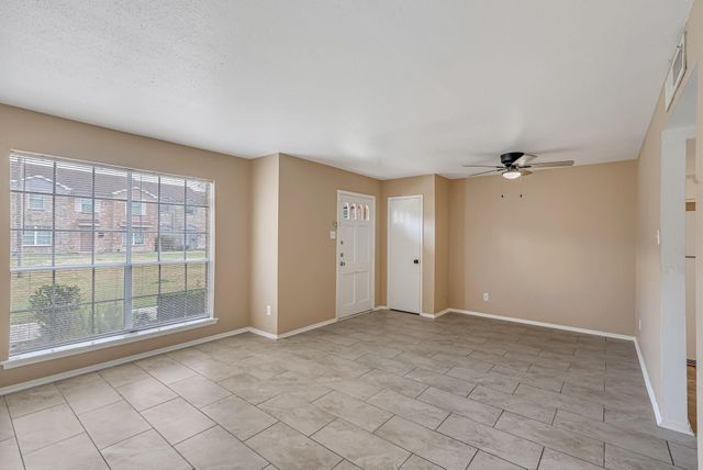 1057 Willow Oaks Circle, Pasadena, TX 77506