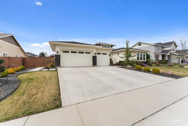 2061 N Synergy Ave, Eagle, ID 83616