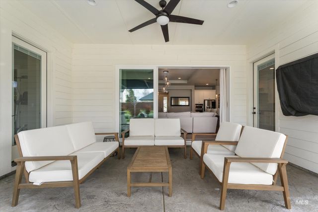 2061 N Synergy Ave, Eagle, ID 83616