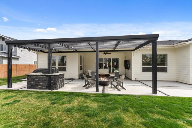 2061 N Synergy Ave, Eagle, ID 83616