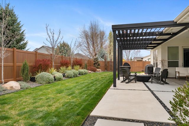 2061 N Synergy Ave, Eagle, ID 83616