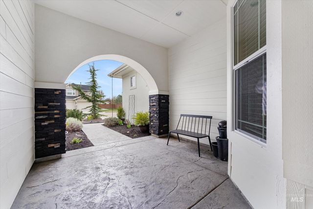 2061 N Synergy Ave, Eagle, ID 83616