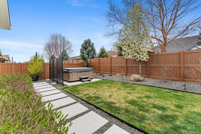 2061 N Synergy Ave, Eagle, ID 83616