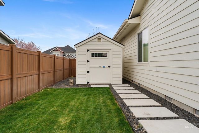 2061 N Synergy Ave, Eagle, ID 83616