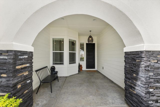 2061 N Synergy Ave, Eagle, ID 83616