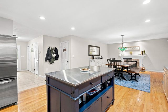 37 Phyllis Rd, Foxboro, MA 02035