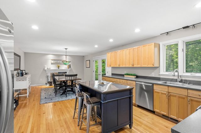 37 Phyllis Rd, Foxboro, MA 02035
