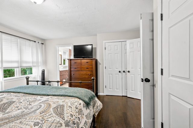 37 Phyllis Rd, Foxboro, MA 02035