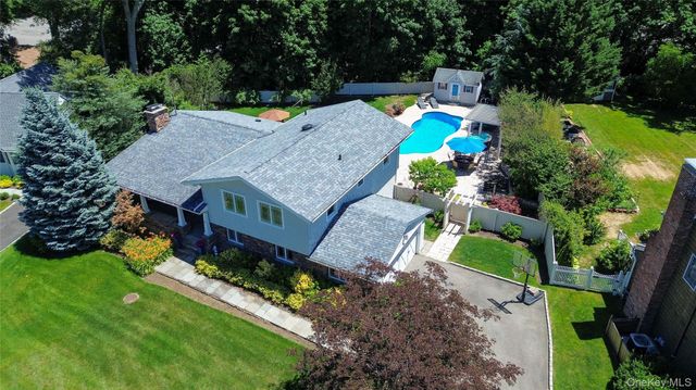 10 The Knolls, Locust Valley, NY 11560