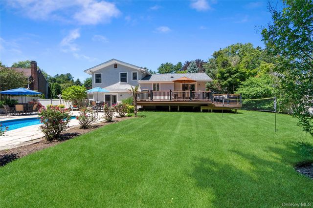 10 The Knolls, Locust Valley, NY 11560