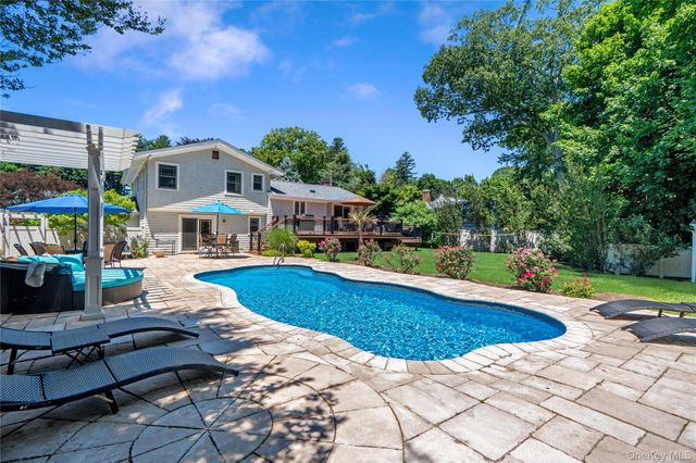 10 The Knolls, Locust Valley, NY 11560