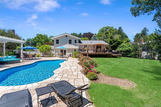 10 The Knolls, Locust Valley, NY 11560