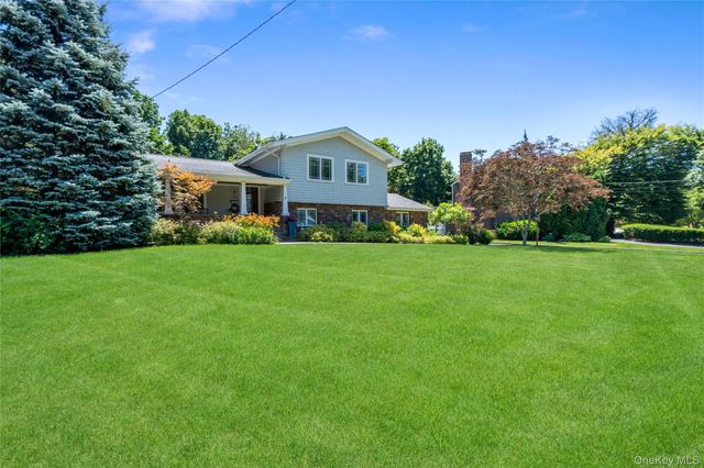 10 The Knolls, Locust Valley, NY 11560
