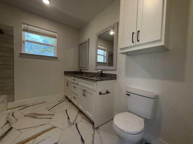 102 Oakwood Drive, Trinidad, TX 75163