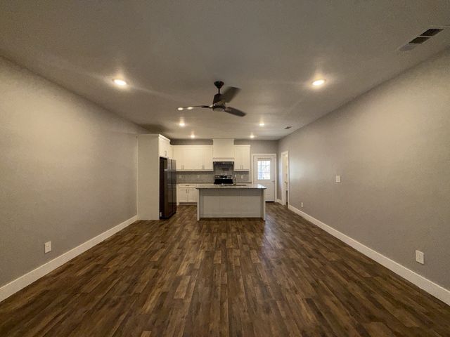 102 Oakwood Drive, Trinidad, TX 75163