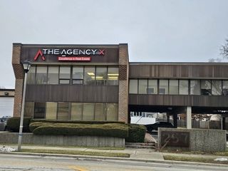 257 N West Avenue 200, Elmhurst, IL 60126