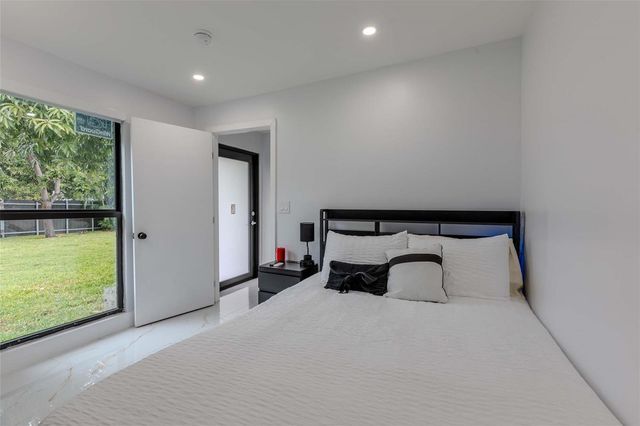 2633 NW Taft Street, Hollywood, FL 33020