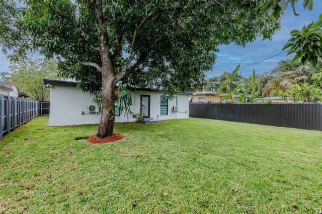 2633 NW Taft Street, Hollywood, FL 33020