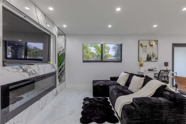 2633 NW Taft Street, Hollywood, FL 33020