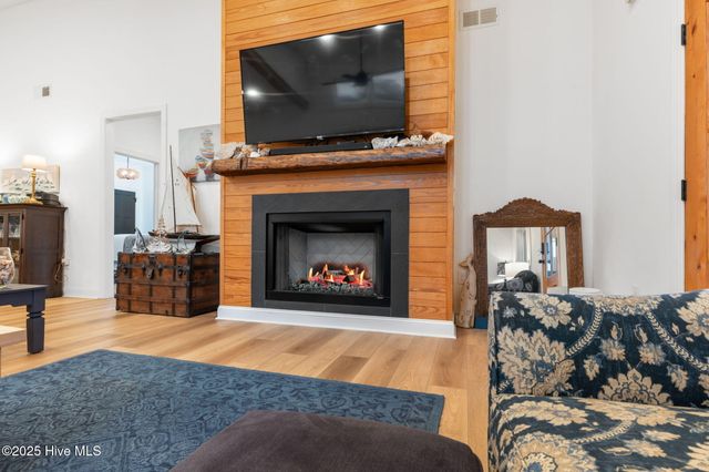 7605 E Yacht Drive NE, Oak Island, NC 28465