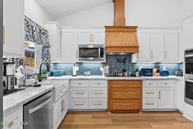 7605 E Yacht Drive NE, Oak Island, NC 28465