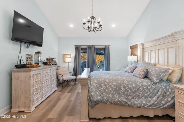 7605 E Yacht Drive NE, Oak Island, NC 28465