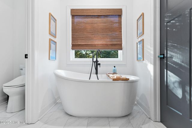 7605 E Yacht Drive NE, Oak Island, NC 28465