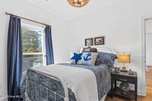 7605 E Yacht Drive NE, Oak Island, NC 28465