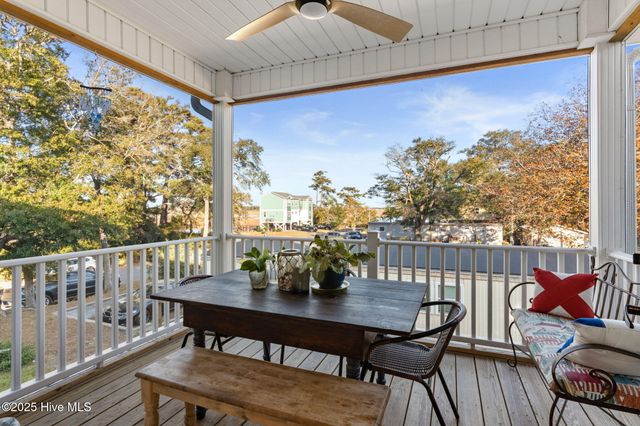 7605 E Yacht Drive NE, Oak Island, NC 28465