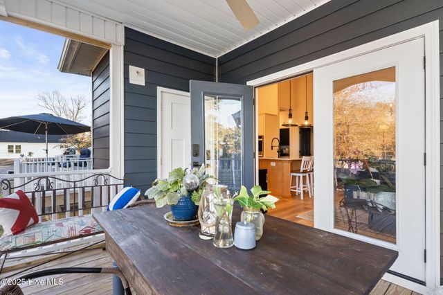 7605 E Yacht Drive NE, Oak Island, NC 28465