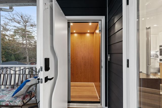 7605 E Yacht Drive NE, Oak Island, NC 28465