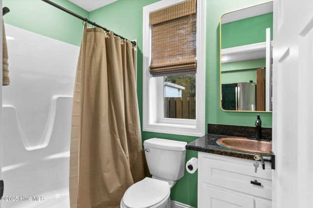 7605 E Yacht Drive NE, Oak Island, NC 28465