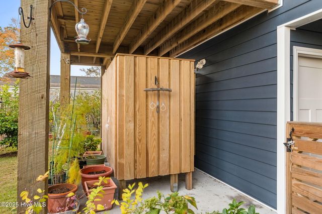 7605 E Yacht Drive NE, Oak Island, NC 28465