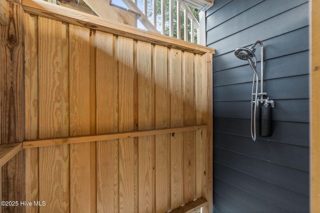 7605 E Yacht Drive NE, Oak Island, NC 28465