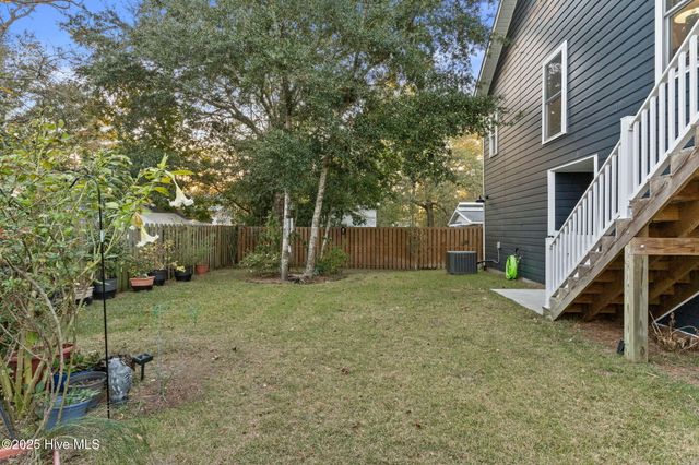 7605 E Yacht Drive NE, Oak Island, NC 28465