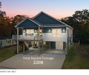 7605 E Yacht Drive NE, Oak Island, NC 28465