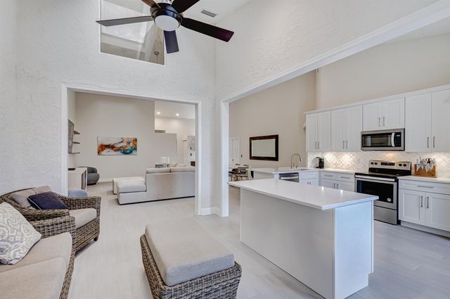 802 Sabal Palm Lane, Palm Beach Gardens, FL 33418